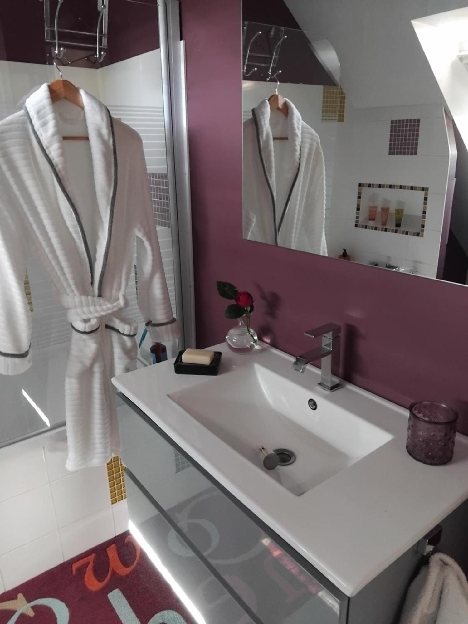 Chambre Dans Un Ecrin De Verdure Angrie Exterior foto