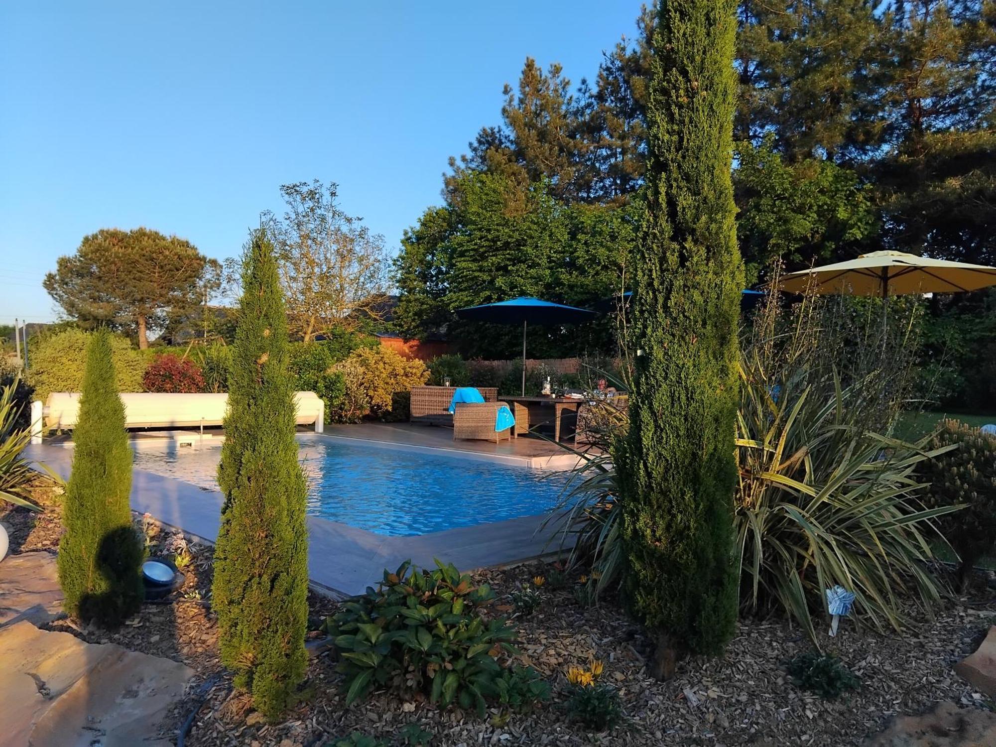 Chambre Dans Un Ecrin De Verdure Angrie Exterior foto